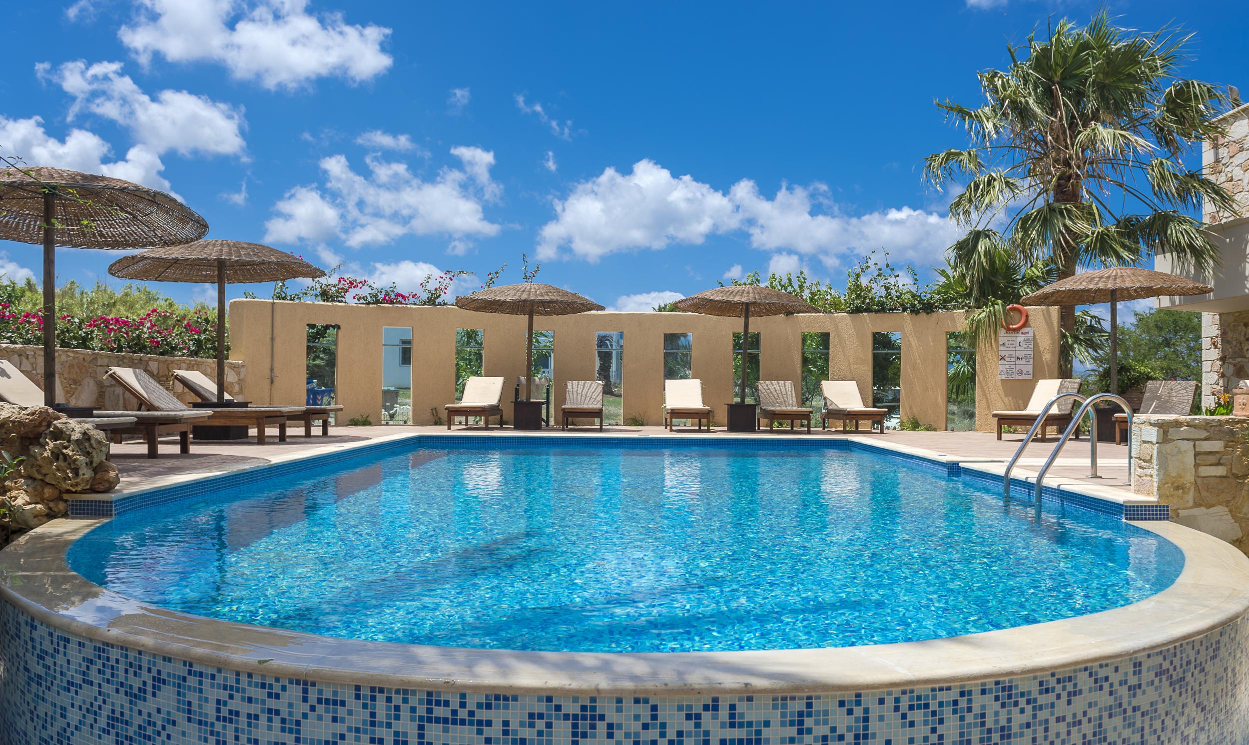 Mistral Hotel - Singles Only Maleme Buitenkant foto